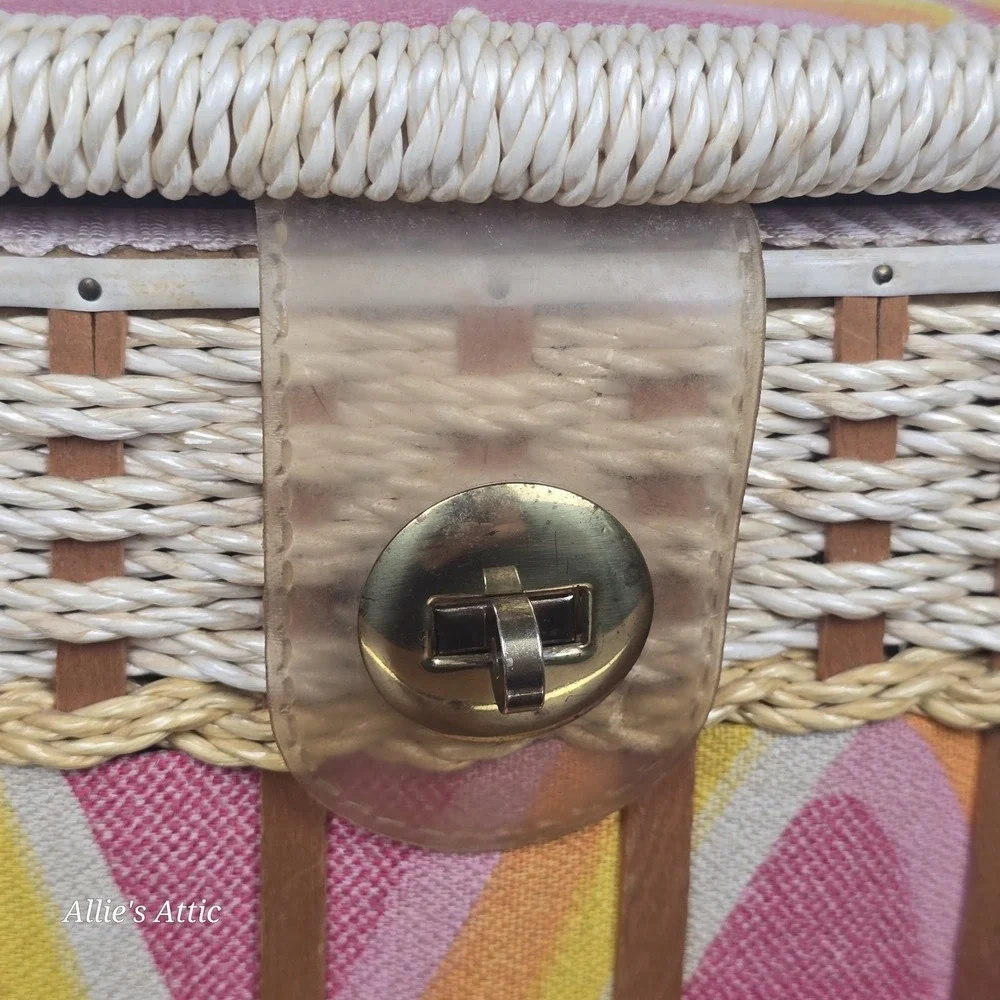 Vintage 70s Sewing Basket Pink‎ Yellow White Mod Notions Box Handle Japan 12